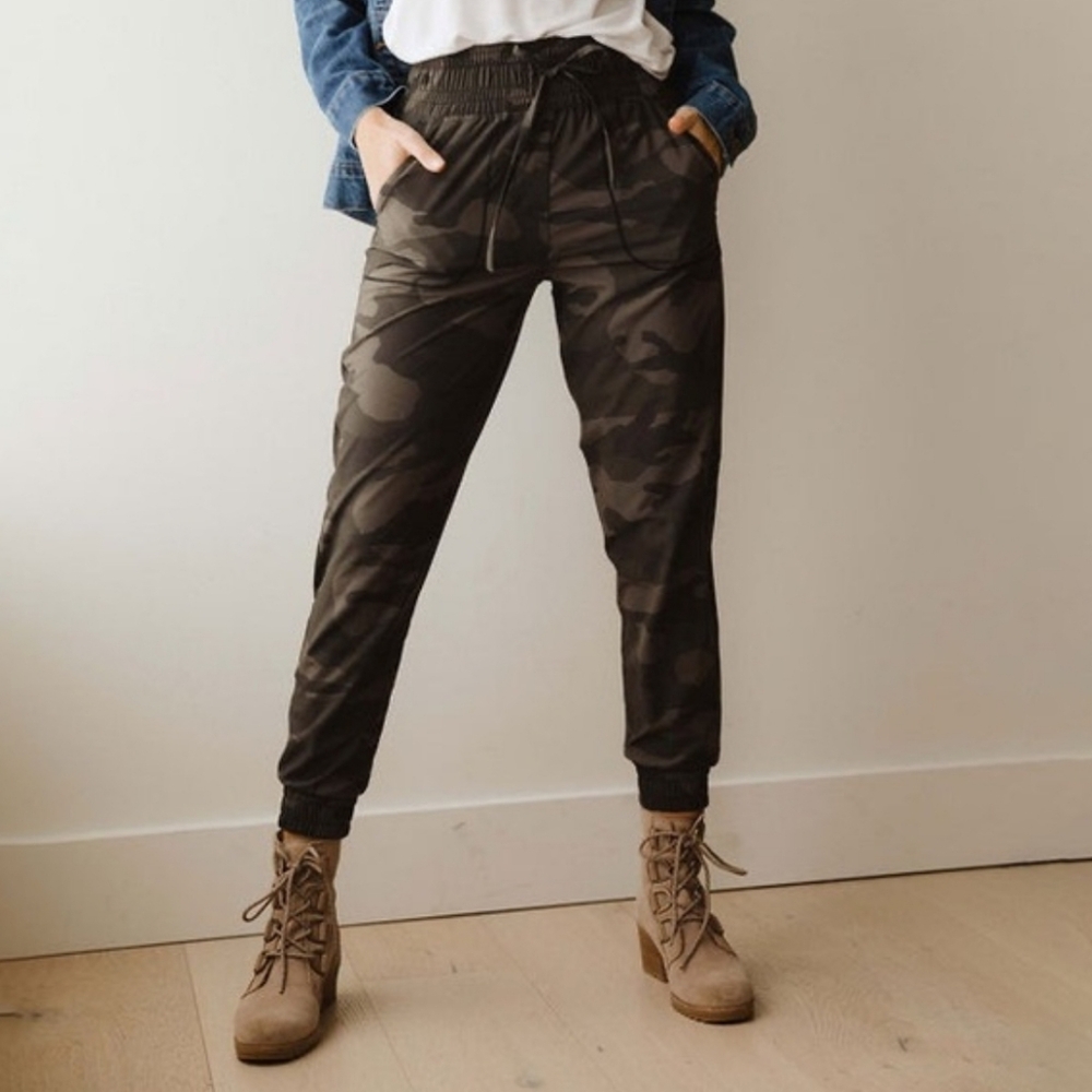 Albion Camo Destination Jogger Green Black‎ Size Small